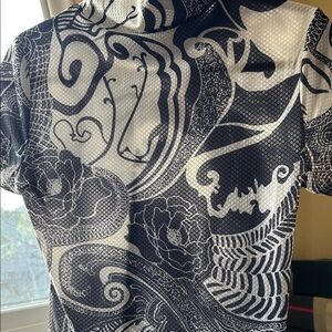 SHEIN Black and White Patterned Top